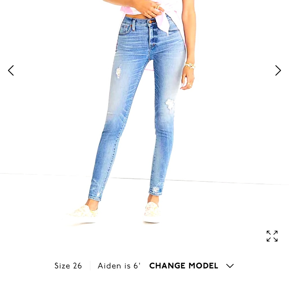 9" High-Rise Skinny Jeans: Destructed-Hem Edition
Cliff Wash, Size 29